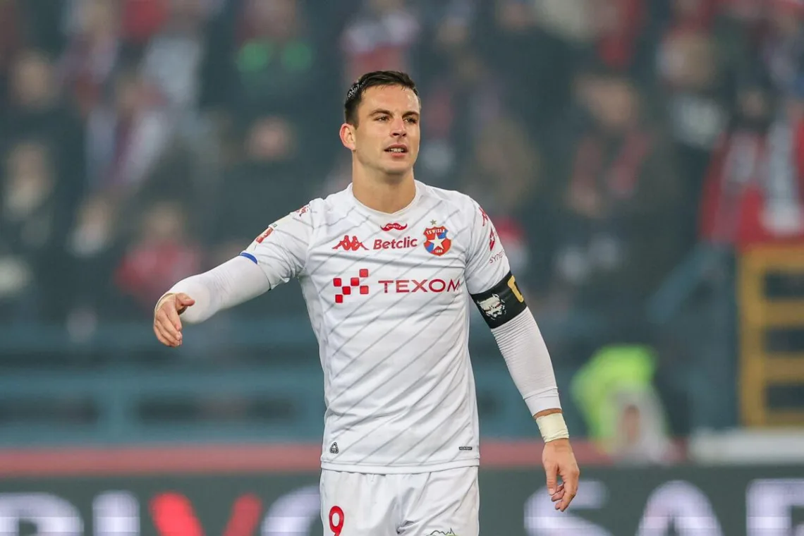 Rodado-instruujacy-kolegow-na-boiskach-Betclic-1.-ligi