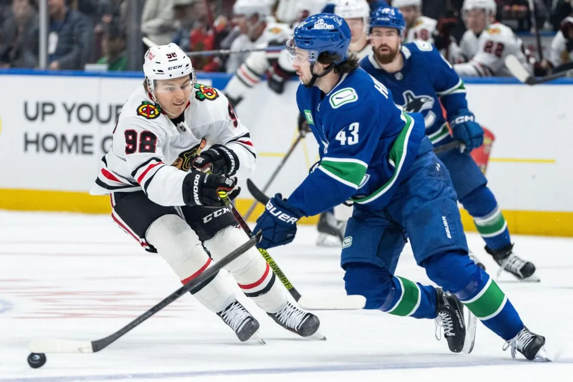 canucks blackhawks nhl