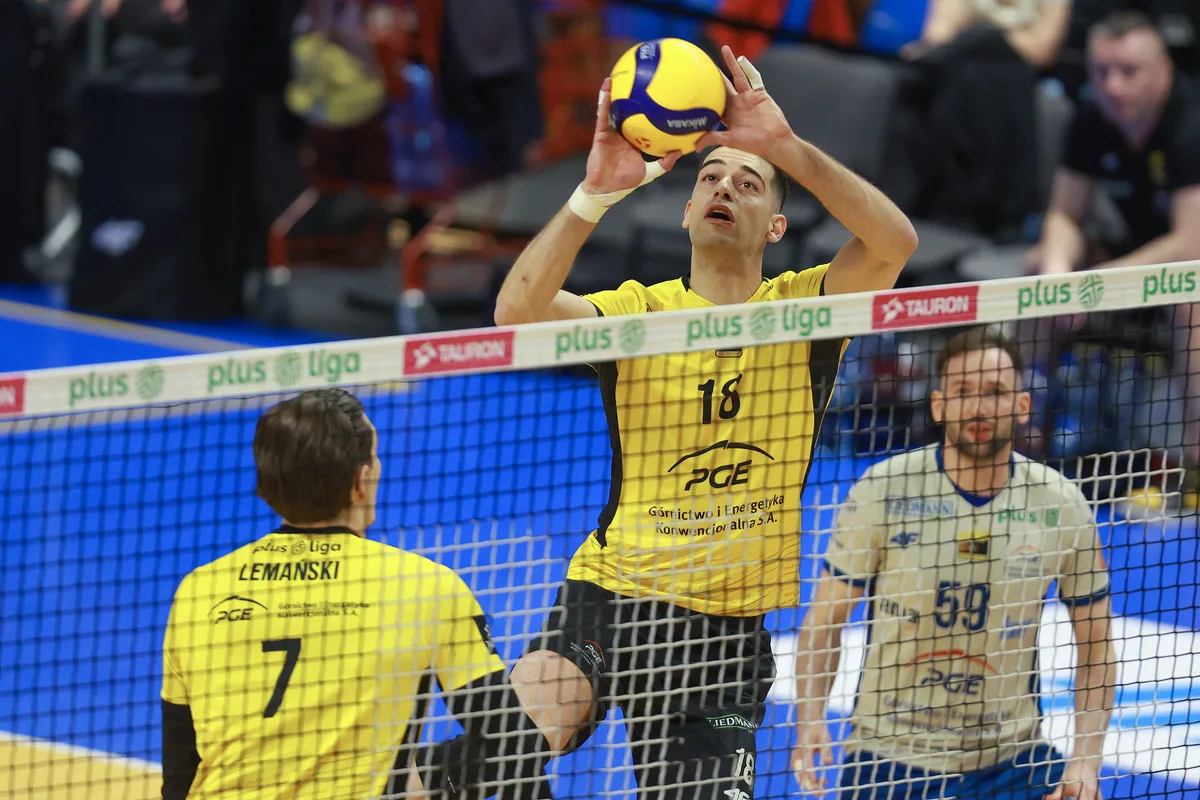 Bełchatowska Skra w swojej hali da się we znaki Aluron CMC Warcie? Gramy double z kursem 1.98