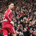 Ekitike-celebrujacy-bramke-w-meczu-z-Brighton