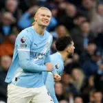 Haaland-celebrujacy-bramke