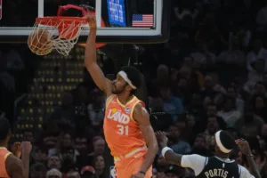 Jarrett Allen, NBA, 17.212.2025