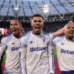 Kamara-Rogers-i-Malen-celebrujacy-bramke