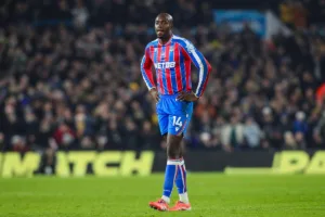 Mateta-w-koszulce-Crystal-Palace