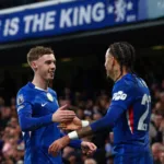 Palmer-i-Gusto-celebrujacy-bramke