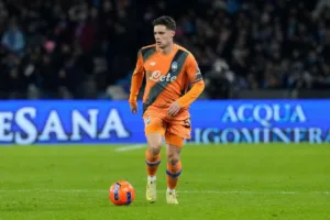 Zalewski-prowadzacy-pilke