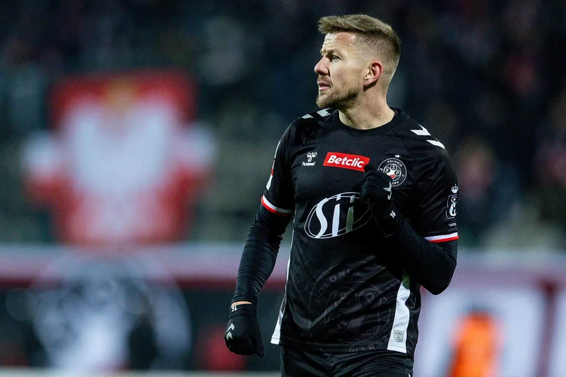 Bartłomiej Poczobut vs Pogoń Siedlce