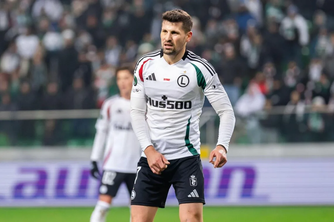 Wszolek-podczas-meczu-Legia-Lech