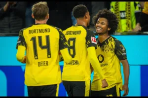 Gracze Borussi po bramce
