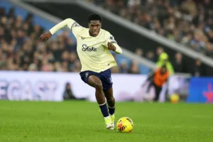 Barry-prowadzacy-pilke