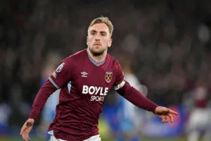 Bowen-celebrujacy-bramke-w-meczu-z-Brighton