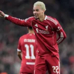 Ekitike-celebrujacy-gola