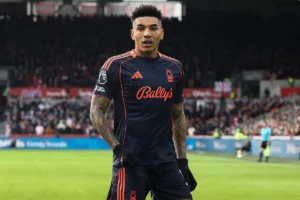 Jesus-celebrujacy-gola