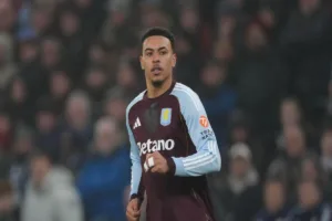 Rogers-podczas-meczu-Aston-Villa-Everton