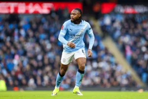 Semenyo-w-koszulce-Manchesteru-City