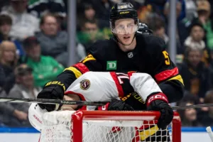 Canucks Senators NHL