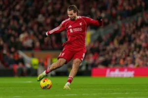 Szoboszlai-oddajacy-strzal-na-bramke