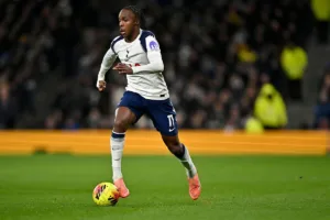 Tel-prowadzacy-pilke