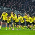 Radosc-zawodnikow-Widzewa-po wygranych-karnych-z-Termalica-2025-foto-Alamy