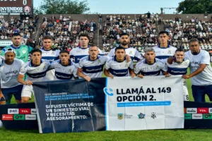 Zawodnicy-Gimnasii-przed-meczem-z-Platense-2025-foto-Alamy