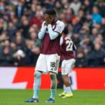 Abraham-chowajacy-twarz-w-dloniach