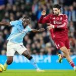 Doku-i-Szoboszlai-walczacy-o-pilke