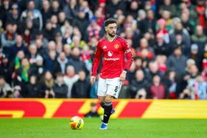 Fernandes-prowadzacy-pilke