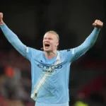 Haaland-celebrujacy-zwyciestwo-na-Anfield