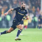 Ishak-w-sprincie-podczas-meczu-Korona-Lech