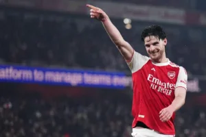 Rice-celebrujacy-zwyciestwo-nad-Chelsea