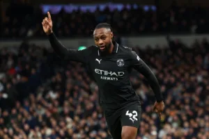 Semenyo-w-koszulce-Manchesteru-City