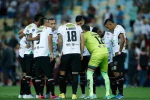 Pilkarze-Once-Caldas-w starciu-z-Fluminense-2025-foto-Alamy