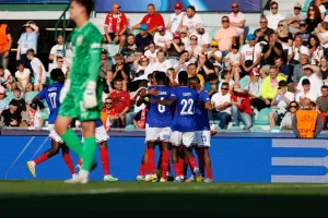 Zawodnicy-Francji-do-lat-21-ciesza-sie-ze-zdobycia-gola-przeciwko-mlodziezowej-Reprezentacji-Polski-2025-foto-Alamy