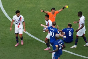 Zawodnicy PSG i Chelsea