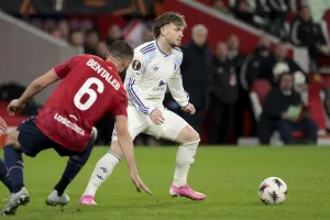 Elliot-i-Bentaleb-podczas-meczu-Lille-Aston-Villa