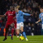 Haaland-i-Konate-w-walce-o-pilke