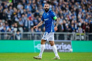 Ishak-z-opaska-kapitanska