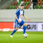 Kaminski-prowadzacy-pilke