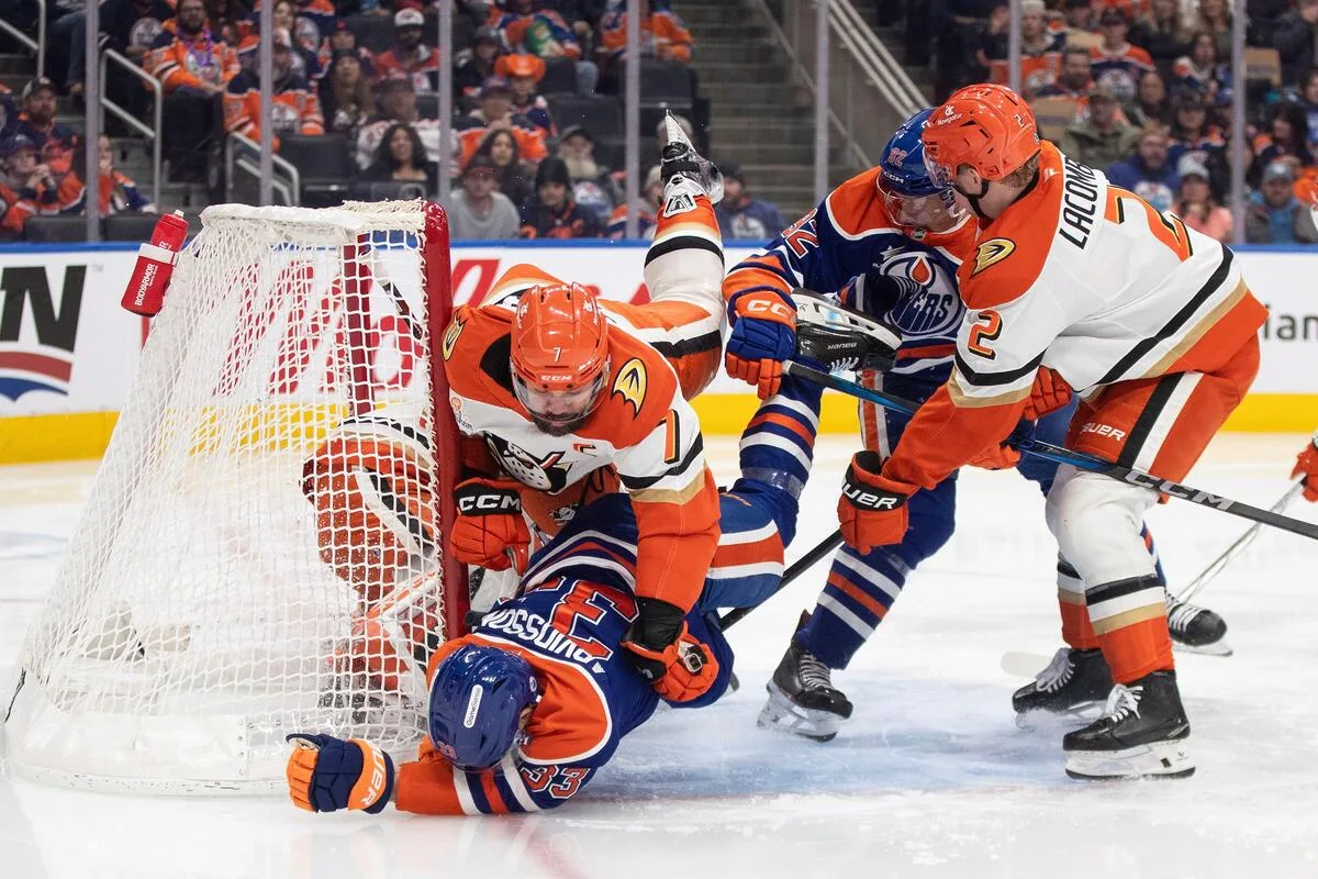 Radko Gudas „zapoluje” na gwiazdy Oilers? NHL AKO 2.56!
