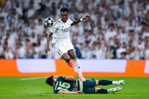 Vinicius-ogrywajacy-Khusanova