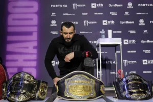 fot-alamy-mamed-chalidow-ksw-117-pas-mistrzowski