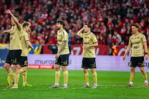 Pilkarze-Gornika-Zabrze-podczas-meczu-z-Widzewem-Lodz-2026-foto-Alamy