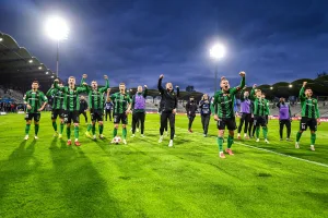 Zawodnicy-Gornika-Leczna-po-wygranym-meczu-z-Miedzia-Legnica-2026-foto-Alamy