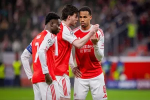 Grafika przedstawiająca grupę zawodników.