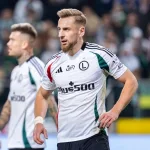 Augustyniak-w-koszulce-Legii