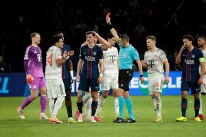 Pilkarze PSG i Bayernu
