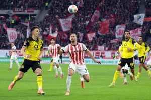 Zawodnicy BVB i Freiburga