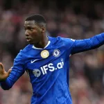 Caicedo-w-koszulce-Chelsea