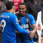 Evanilson-i-Kroupi-celebrujacy-bramke