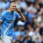 Haaland-celebrujacy-zwyciestwo-nad-Arsenalem